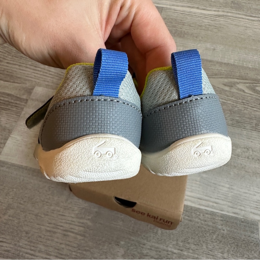 See Kai Run Gray Sneakers with Blue and Neon Accents Toddler 6 - Picture 5 of 6